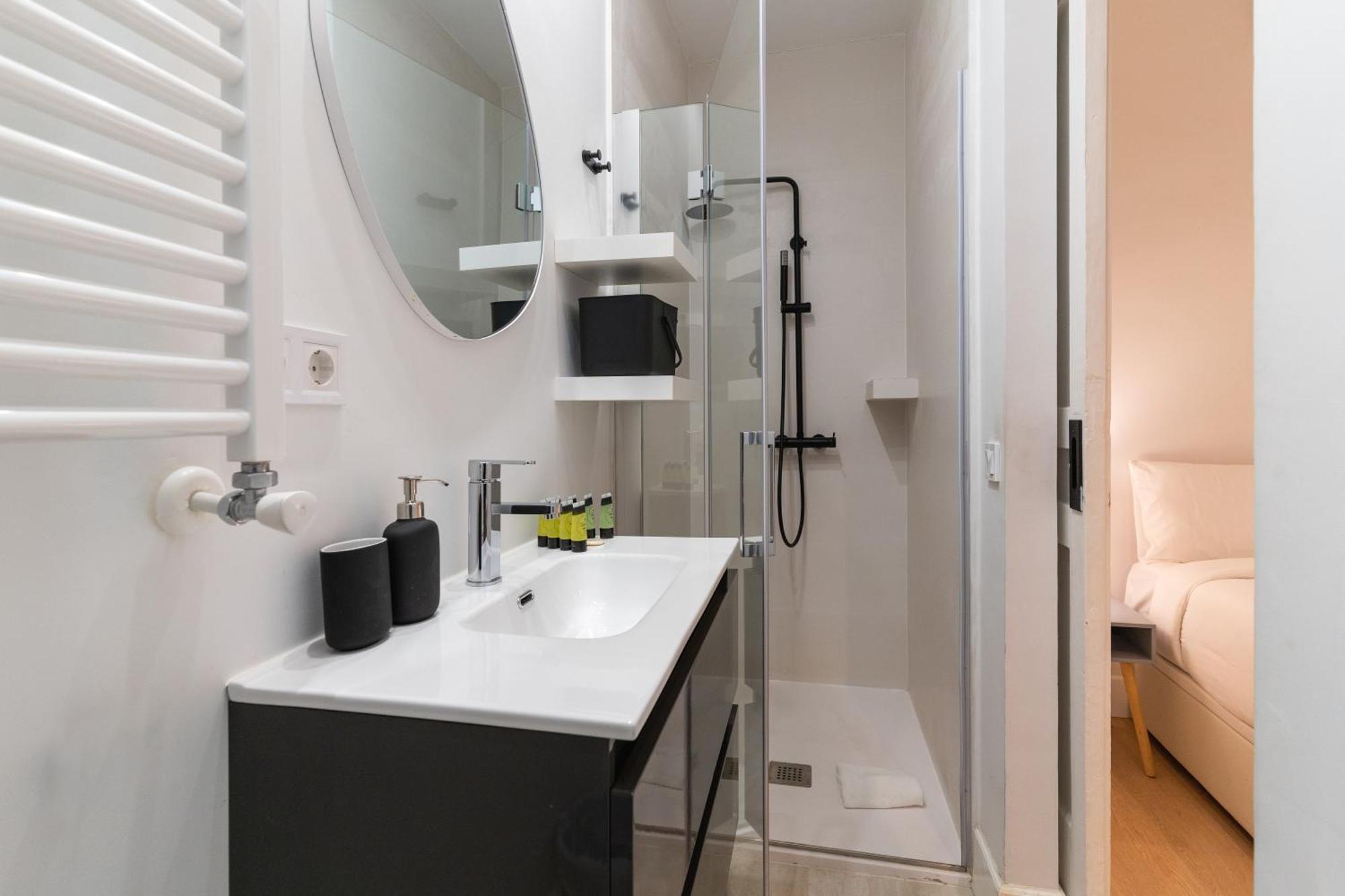 Cozy And Central-1Bd 1Bth- Cortes Apartment Madrid Bagian luar foto