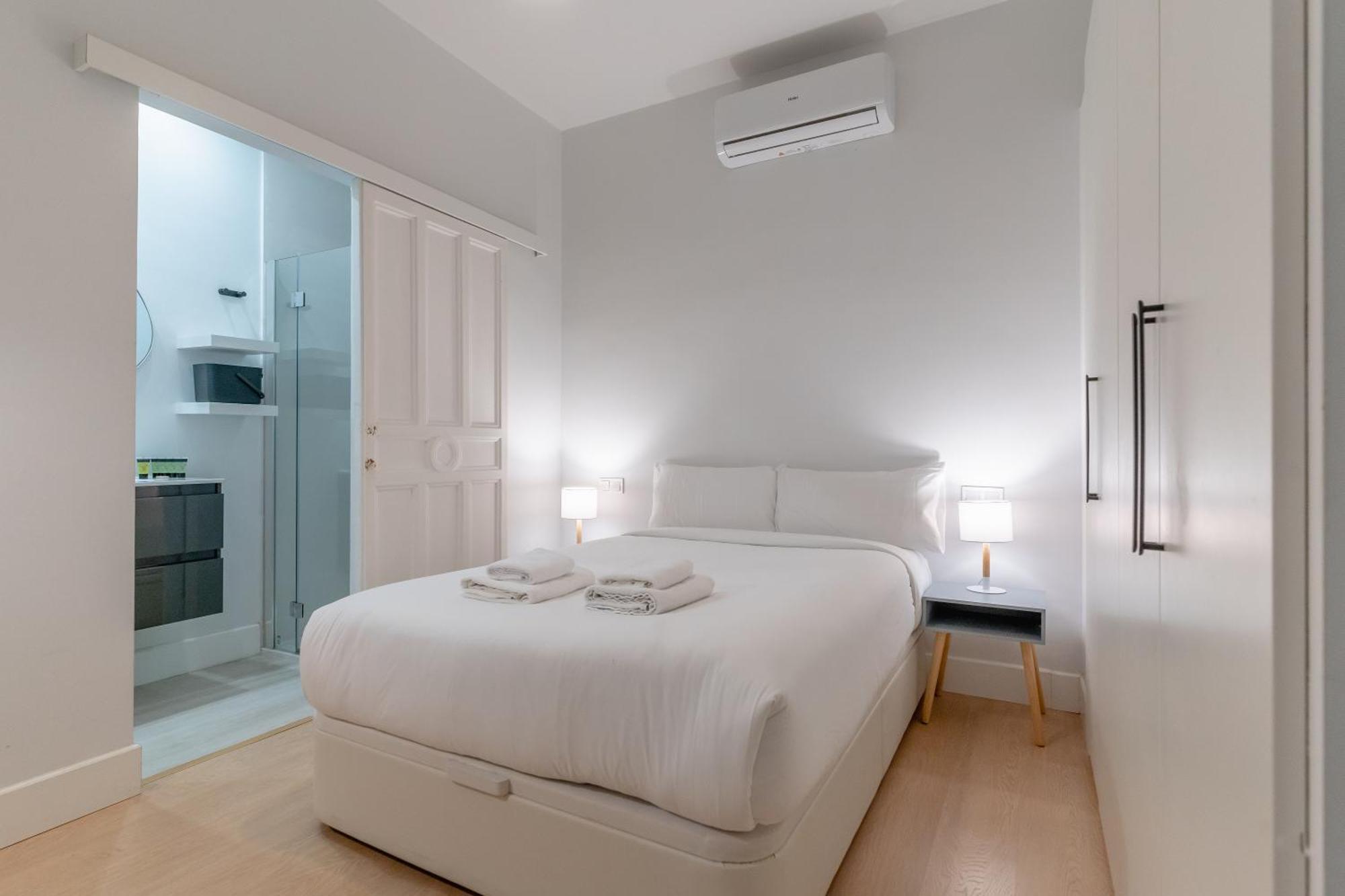 Cozy And Central-1Bd 1Bth- Cortes Apartment Madrid Bagian luar foto