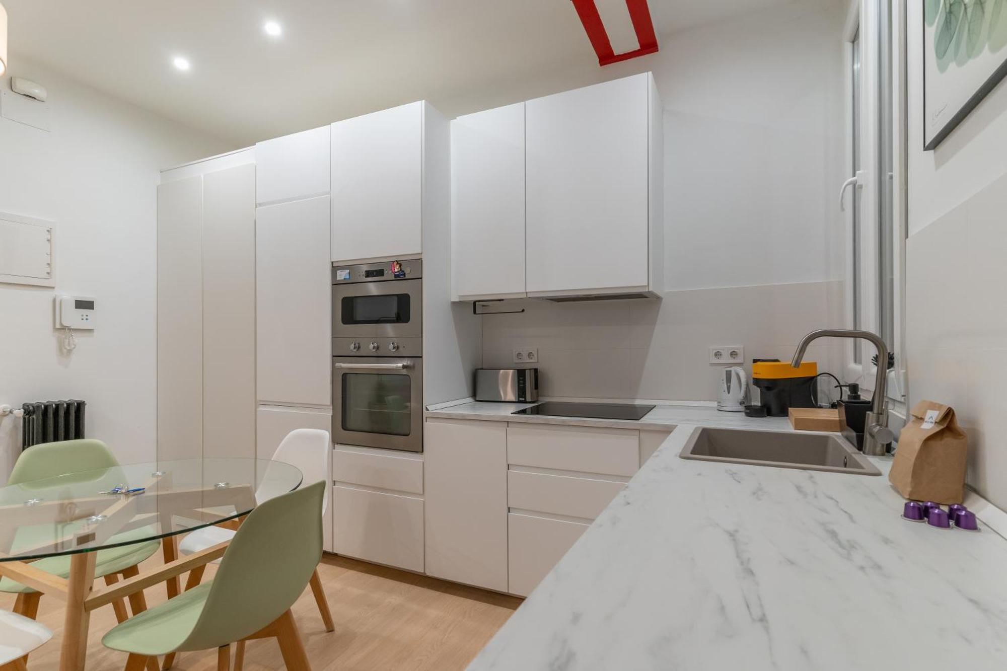 Cozy And Central-1Bd 1Bth- Cortes Apartment Madrid Bagian luar foto